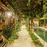 Bening Hut And Spa